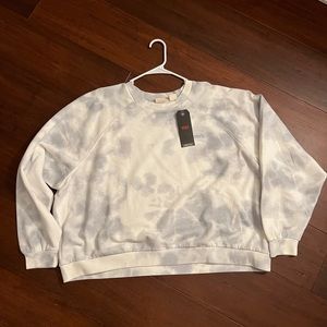 NWT Levi’s crewneck